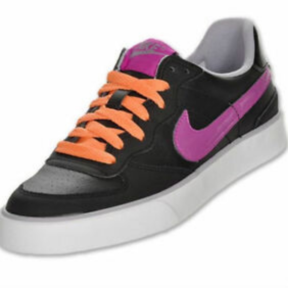 Women's size 12 Nike Sweet ace 83